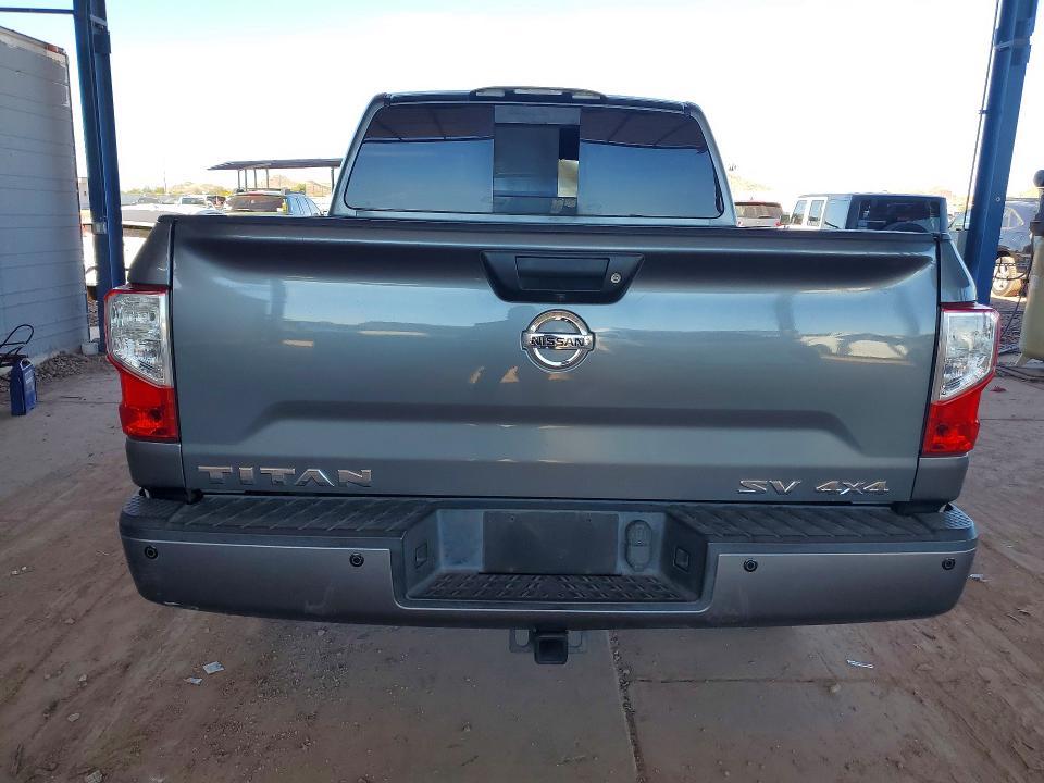 2017 Nissan Titan SV