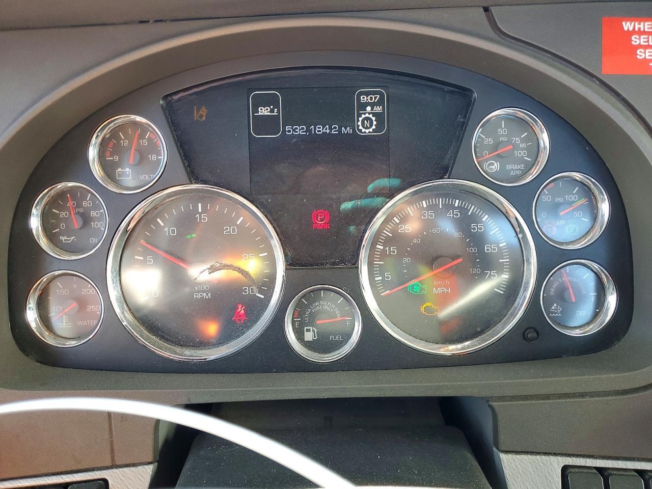 2017 Kenworth T680 Semi Truck