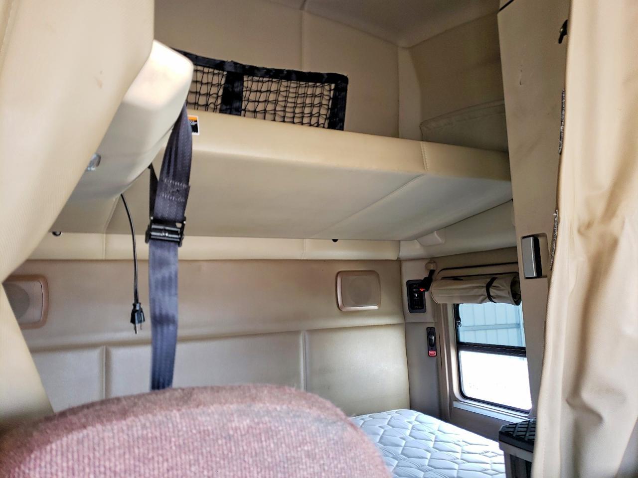 2019 Kenworth T680 Semi Truck
