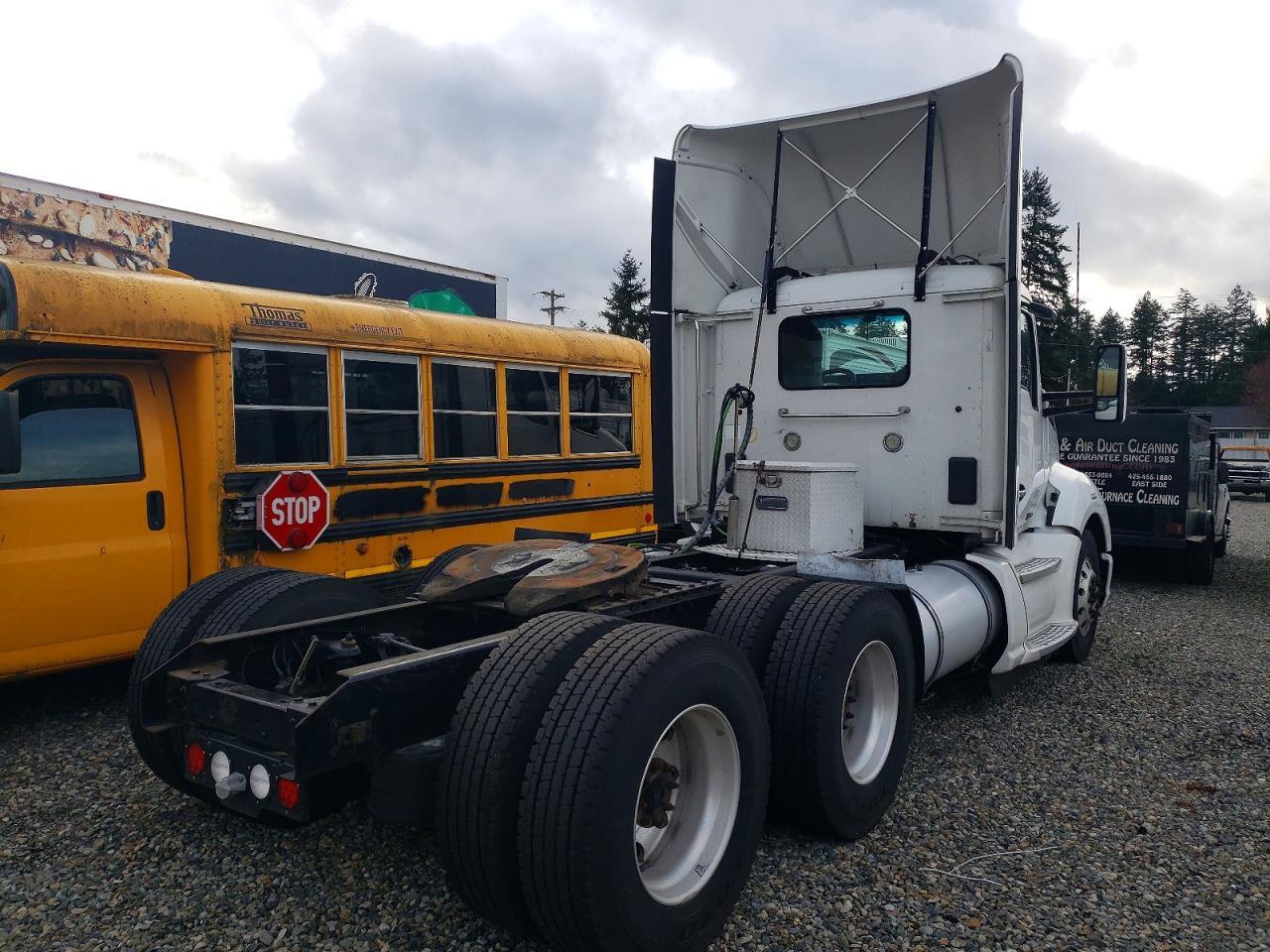 2018 Kenworth T680 Semi Truck
