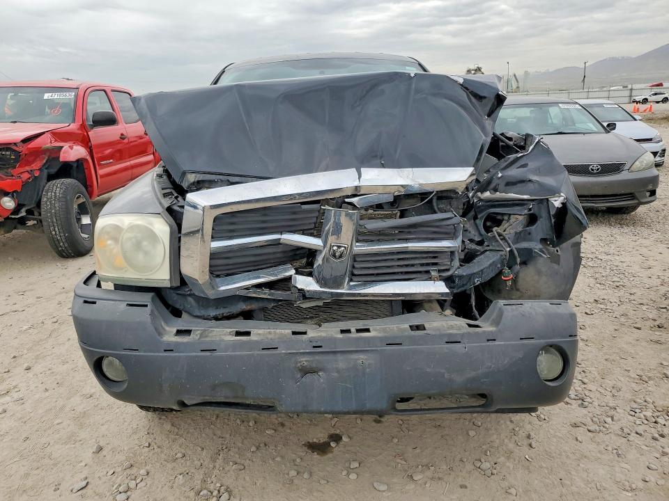 2005 Dodge Dakota Quad SLT