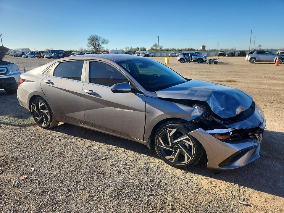 2025 Hyundai Elantra Limited
