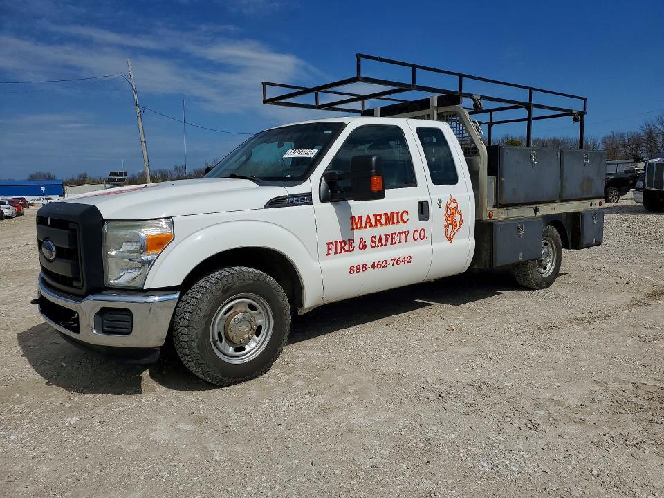 2014 Ford F350 Super Duty Flatbed Truck