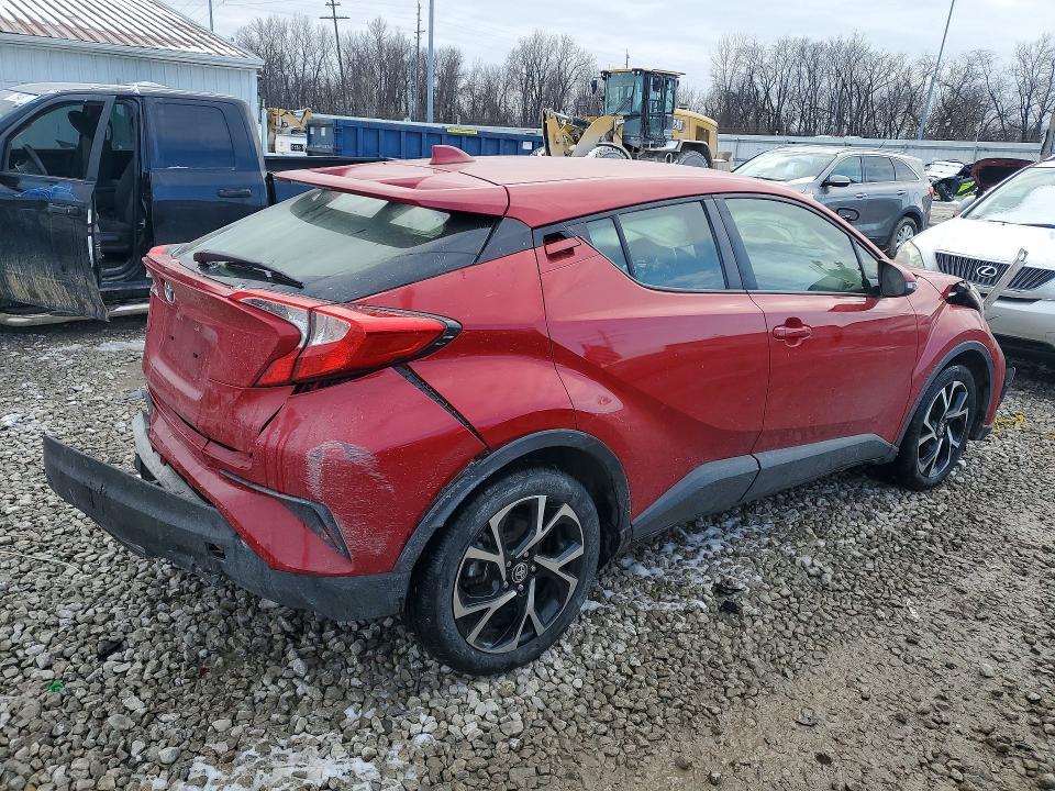 2021 Toyota C-hr xle