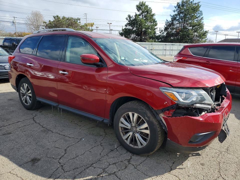 2018 Nissan Pathfinder sv