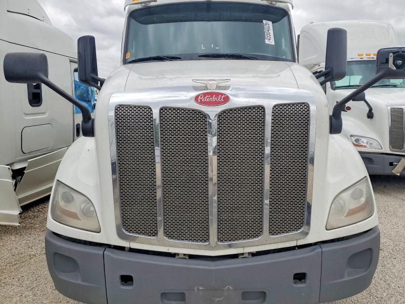 2018 Peterbilt 579 Semi Truck
