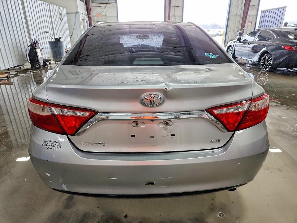 2016 Toyota Camry le
