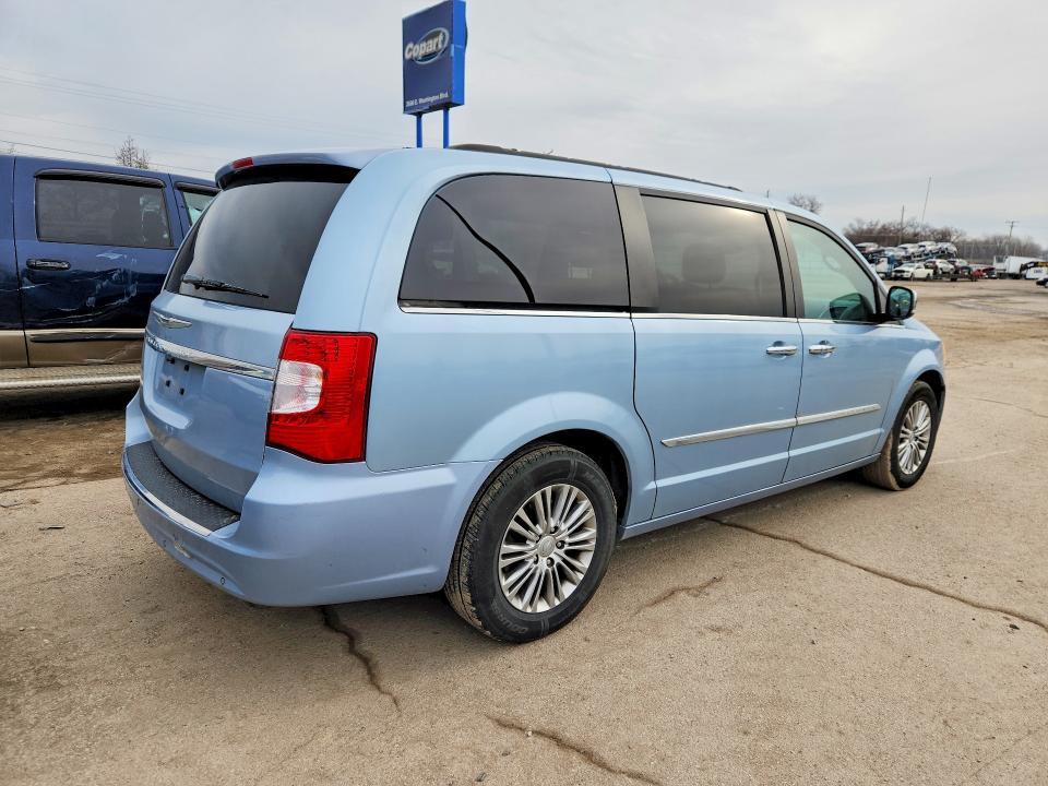 2013 Chrysler Town & Country Touring l