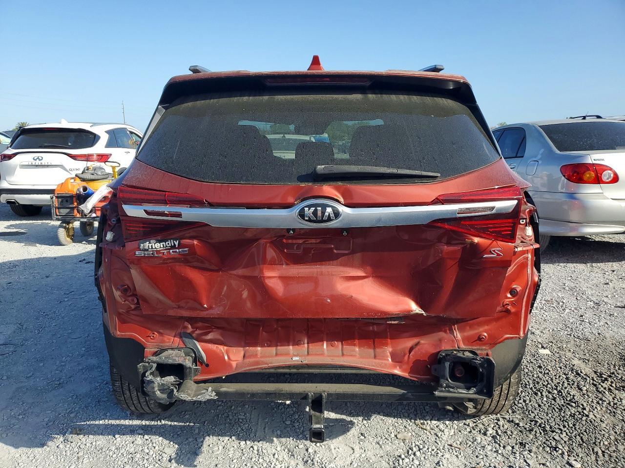 2021 KIA Seltos s