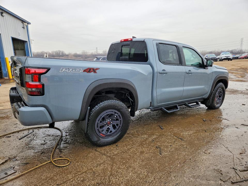 2025 Nissan Frontier sv
