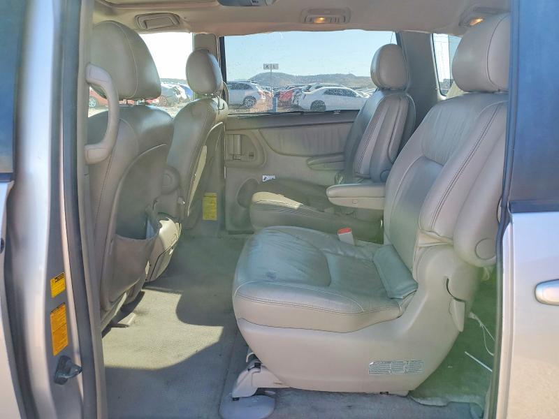 2004 Toyota Sienna xle Limited 7 Passenger