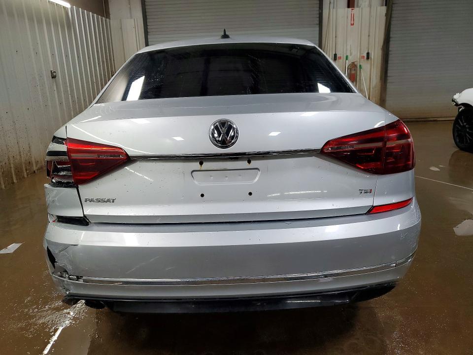 2017 Volkswagen Passat R-line
