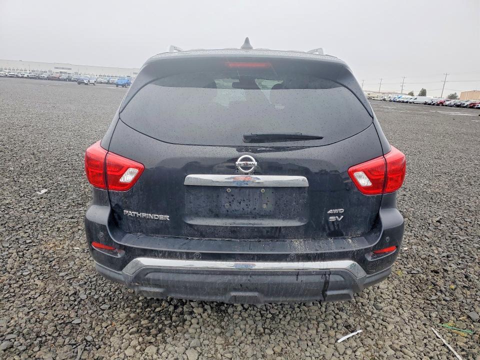 2019 Nissan Pathfinder sv