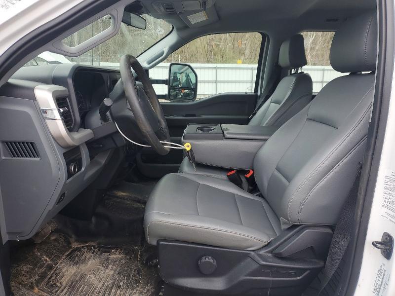 2025 Ford F450 Super Duty Flatbed Truck