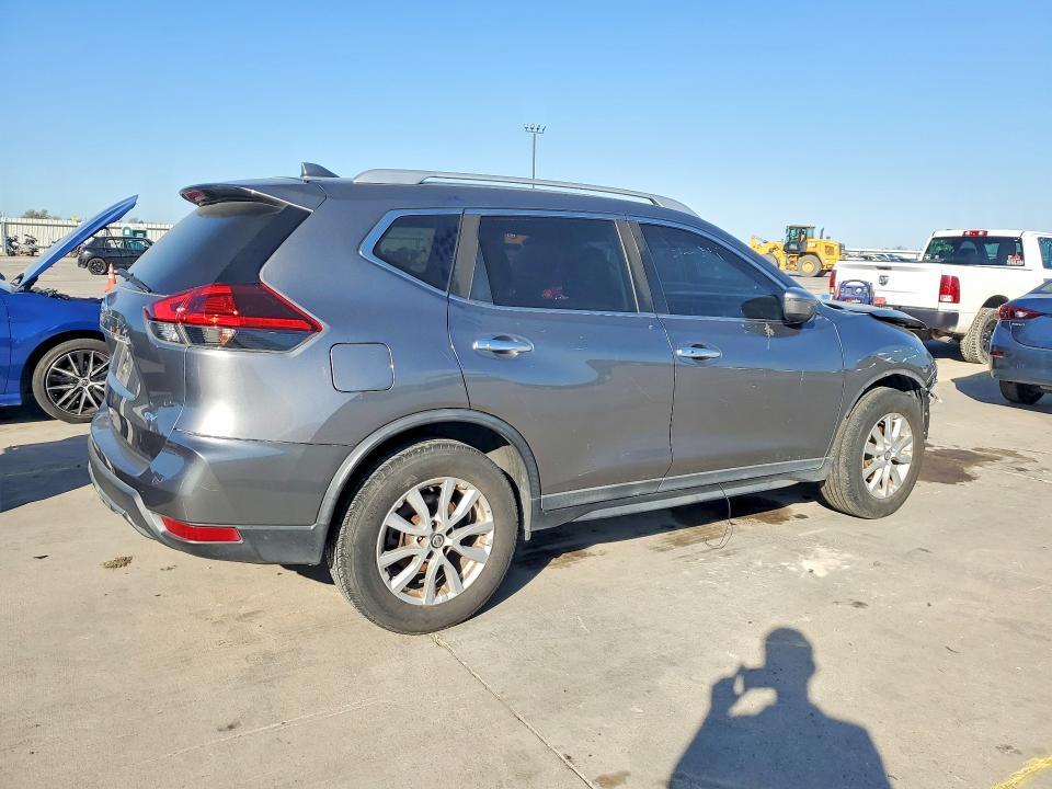 2018 Nissan Rogue sv