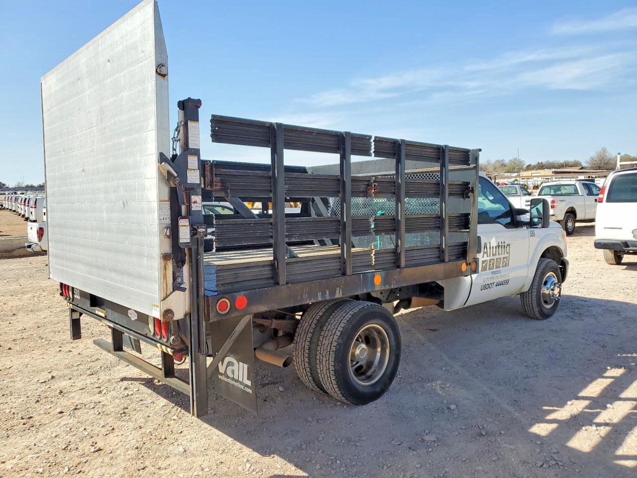 2011 Ford F350 Super Duty Flatbed Truck