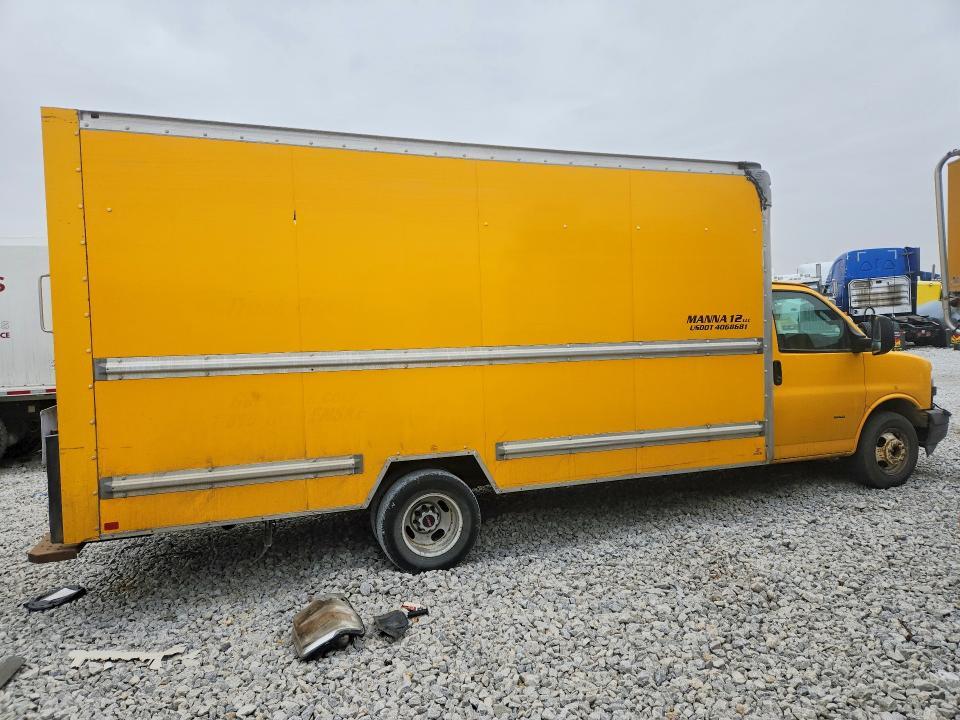 2018 GMC Savana BOX Truck