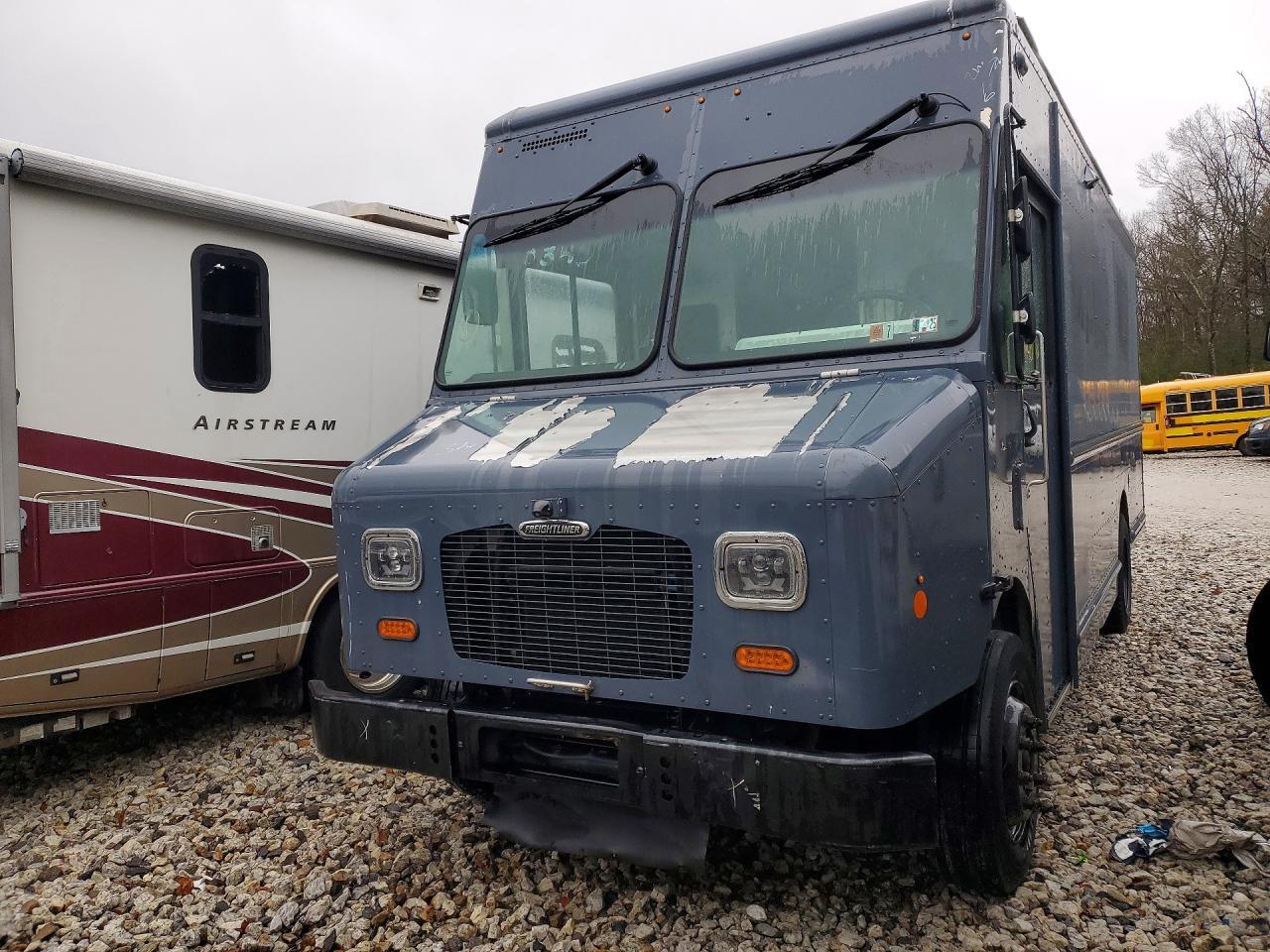 2020 Freightliner MT45G Chassis Delivery Truck