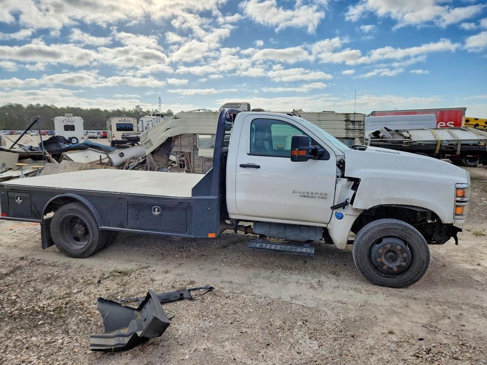 2022 GM GM515 Flatbed Truck