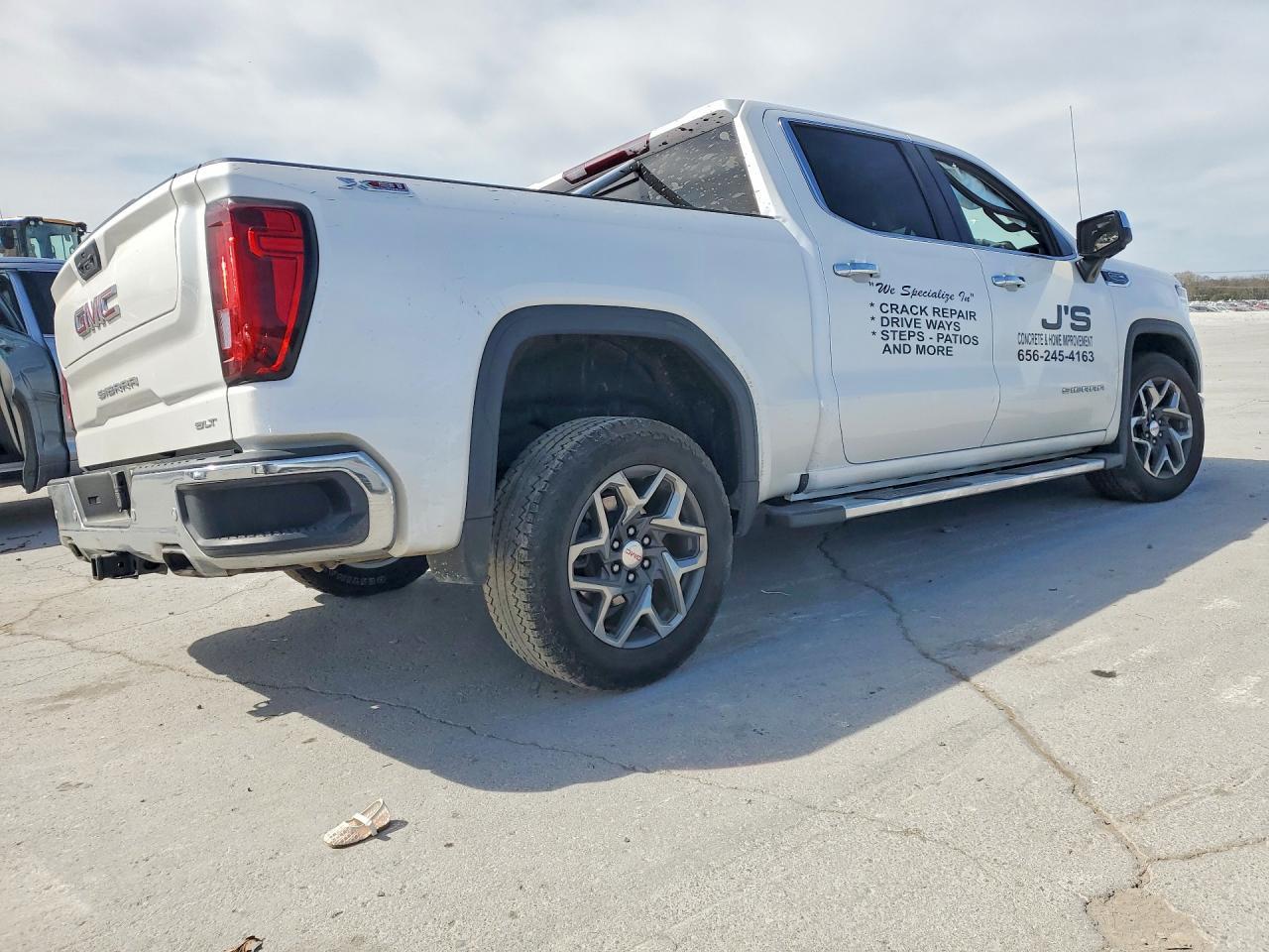 2024 GMC Sierra K1500 SLT