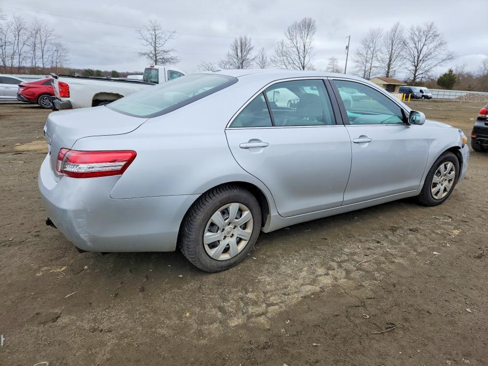 2010 Toyota Camry le