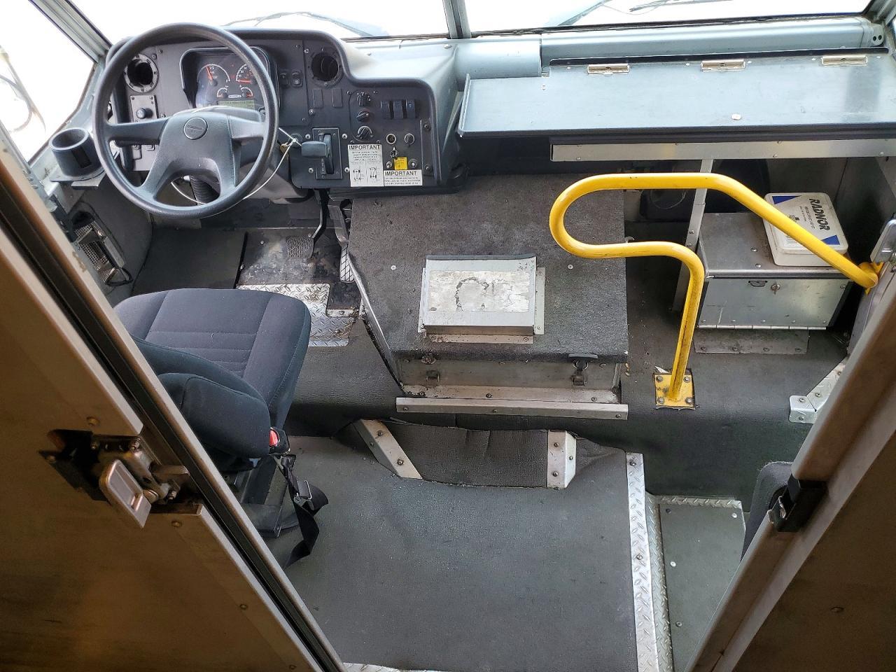 2015 Freightliner Chassis M Line WALK-IN Van