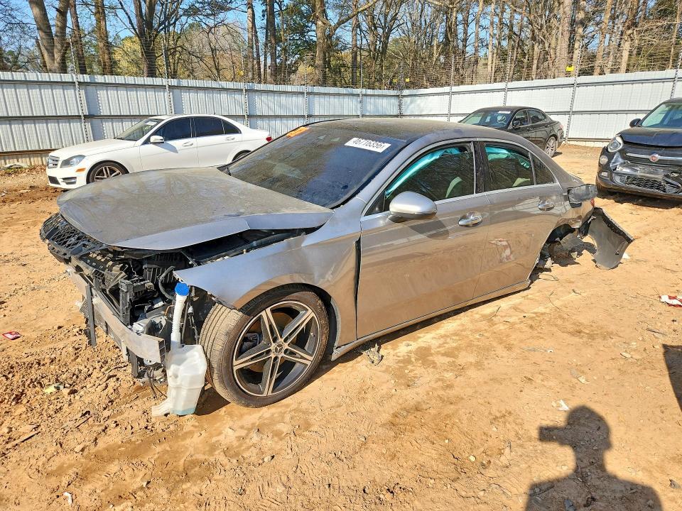 2019 Mercedes-Benz A 220