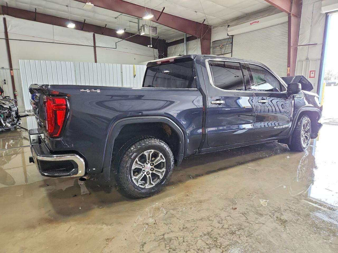2025 GMC Sierra K1500 SLT