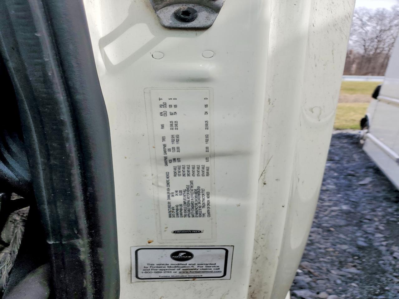 2019 Freigliner 2019 Freightliner Cascadia 126 Semi Truck