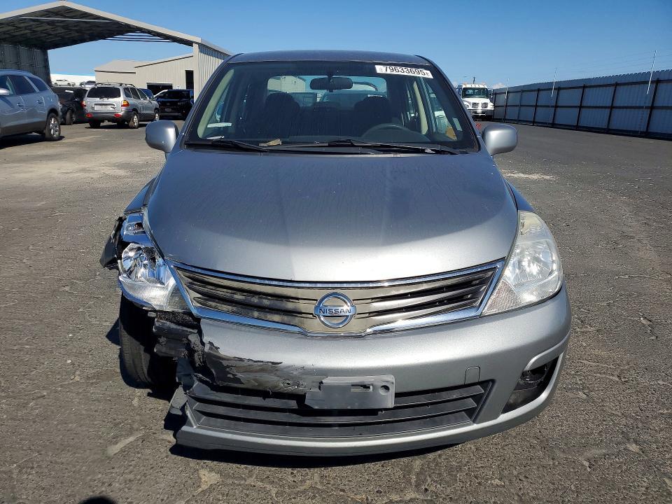 2011 Nissan Versa 1.8 s