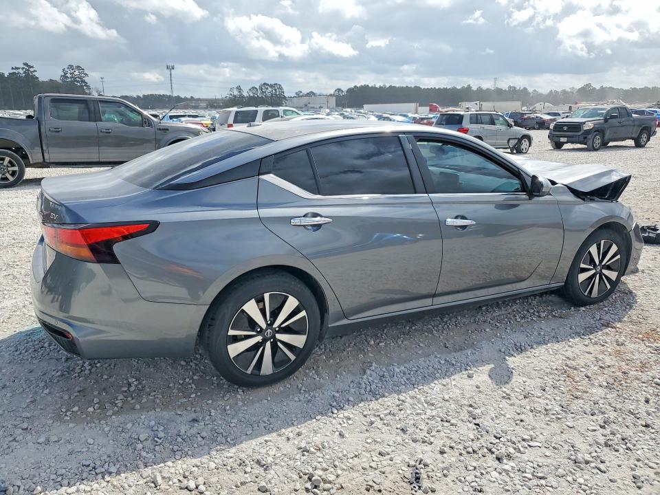 2021 Nissan Altima 2.5 sv