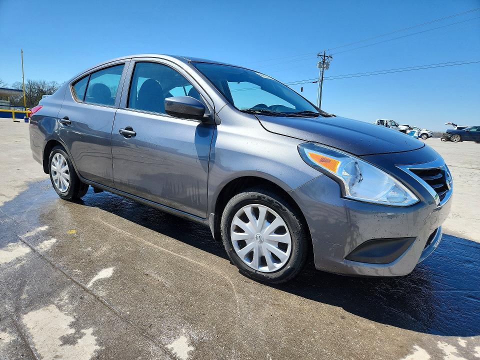 2017 Nissan Versa 1.6 s Plus