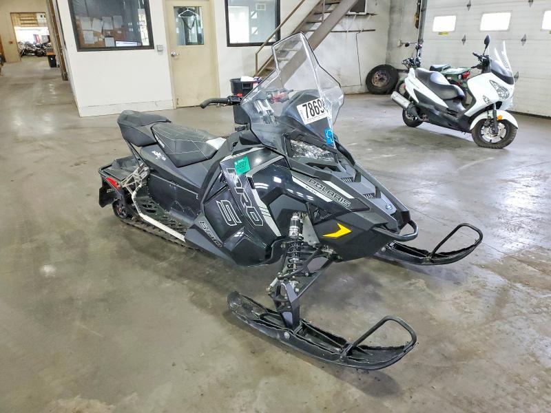 2016 POL A 800 Rush PRO-S