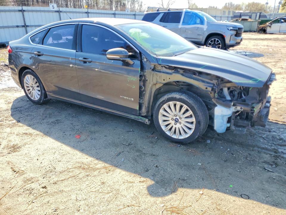 2016 Ford Fusion se Hybrid