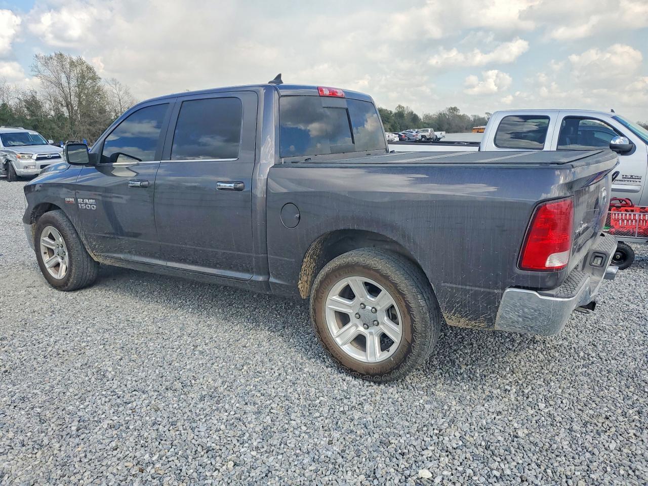 2017 Dodge RAM 1500 SLT