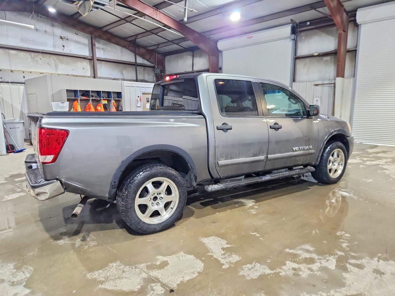 2015 Nissan Titan SV