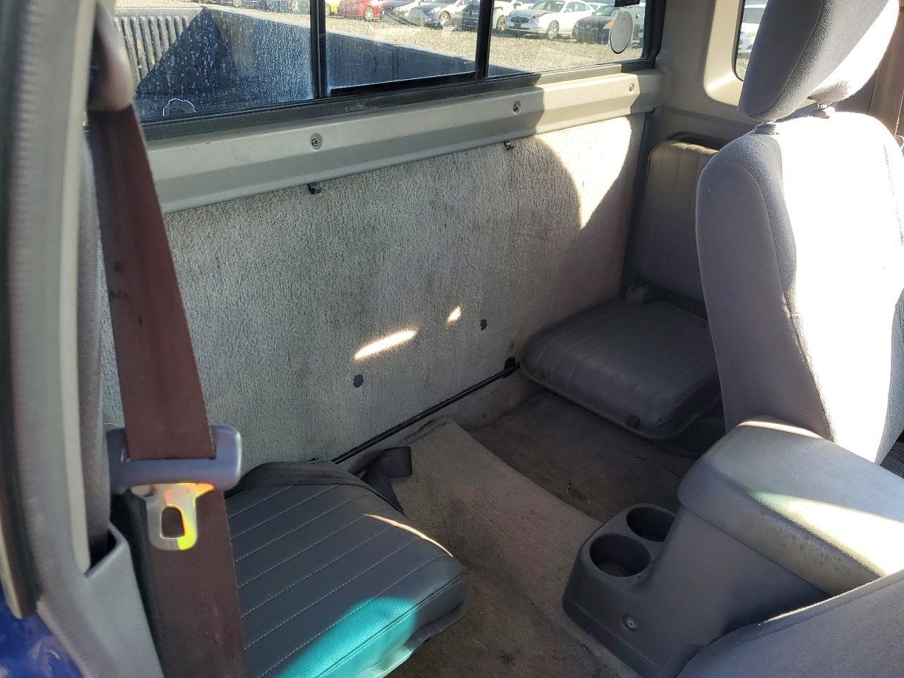 1999 Nissan Frontier XE-V6