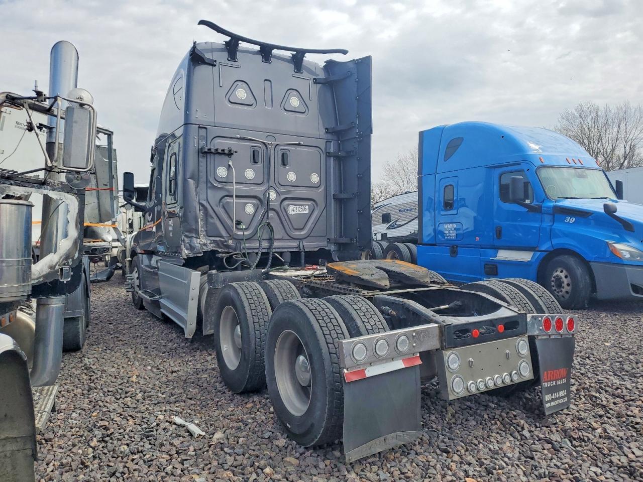 2021 Freightliner Cascadia 1-Semi Truck
