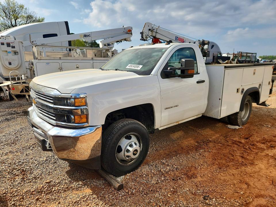 2017 Chevrolet Silverado Utility / Service Truck