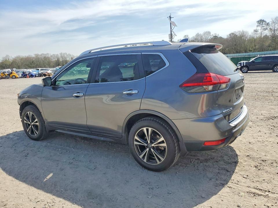2020 Nissan Rogue sv