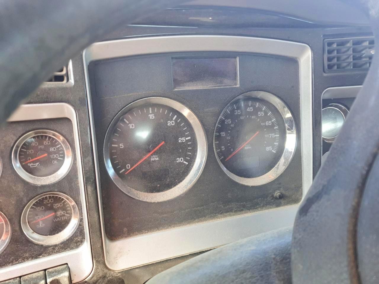 2011 Kenworth T800 Crane Truck