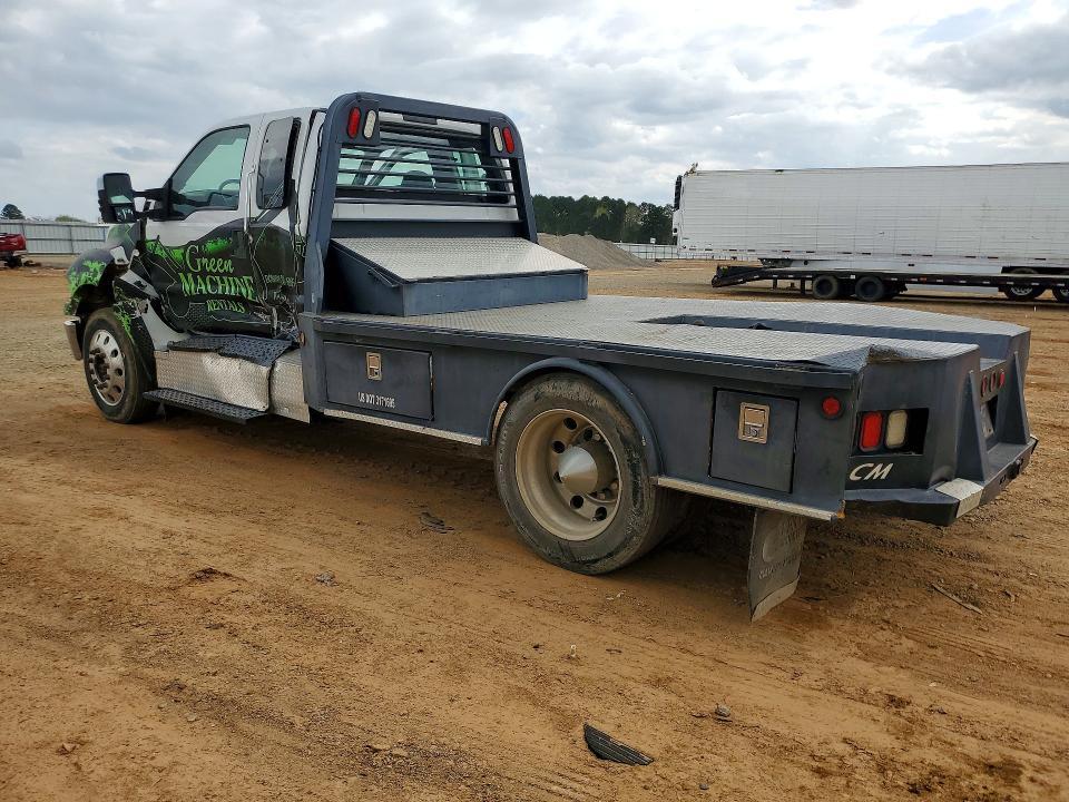 2009 Ford F650 Super Duty Flatbed Truck