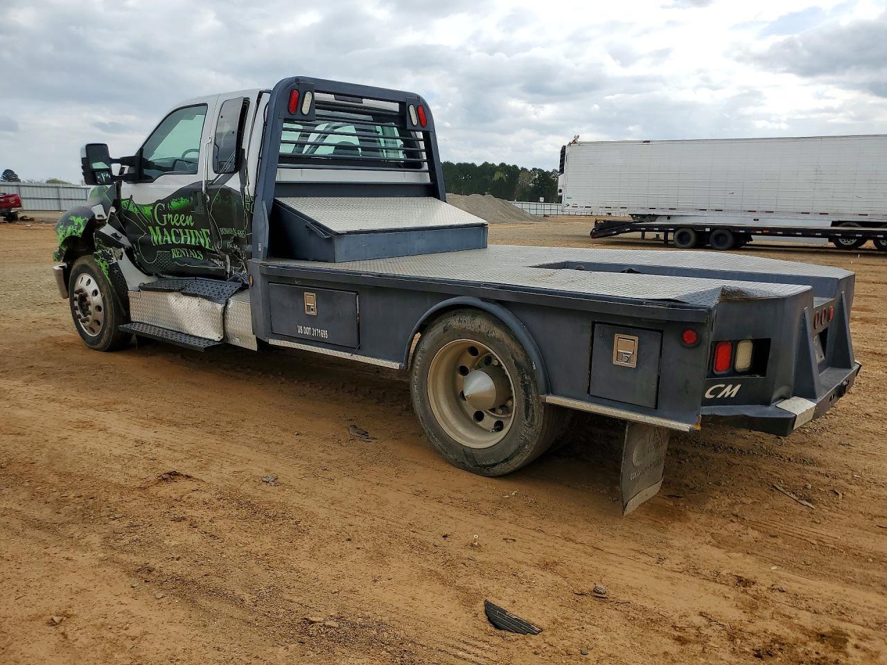 2009 Ford F650 Super Duty Flatbed Truck