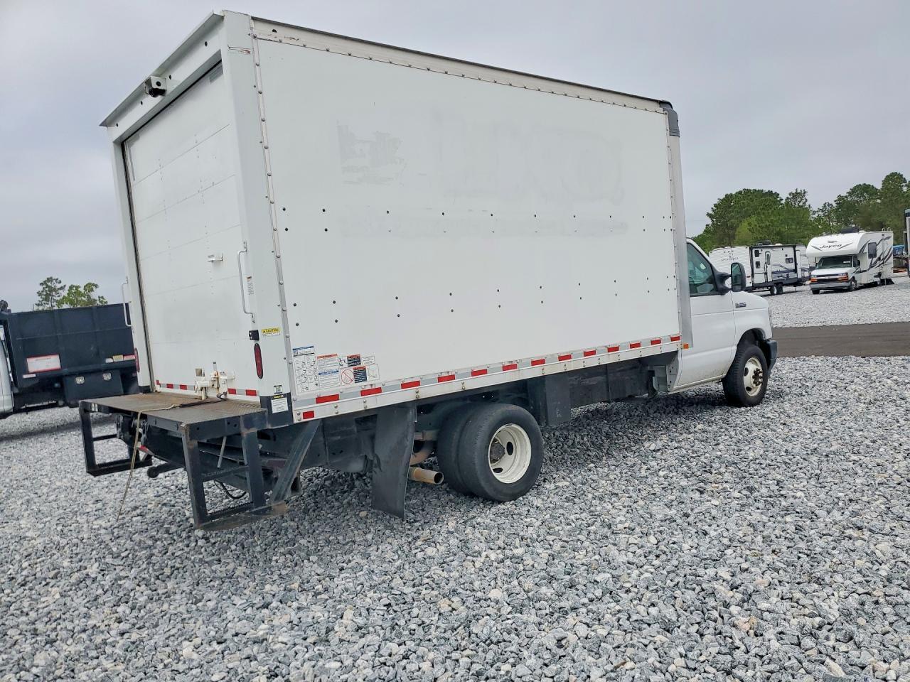 2021 Ford Econoline E350 Super Duty Cutaway Van