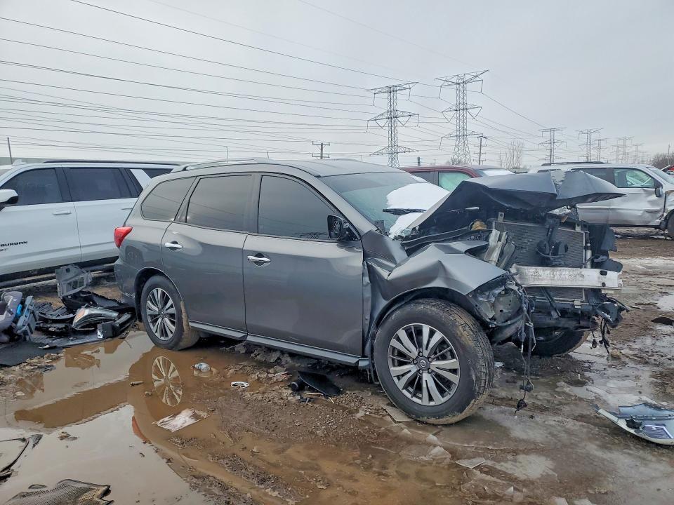 2019 Nissan Pathfinder sv