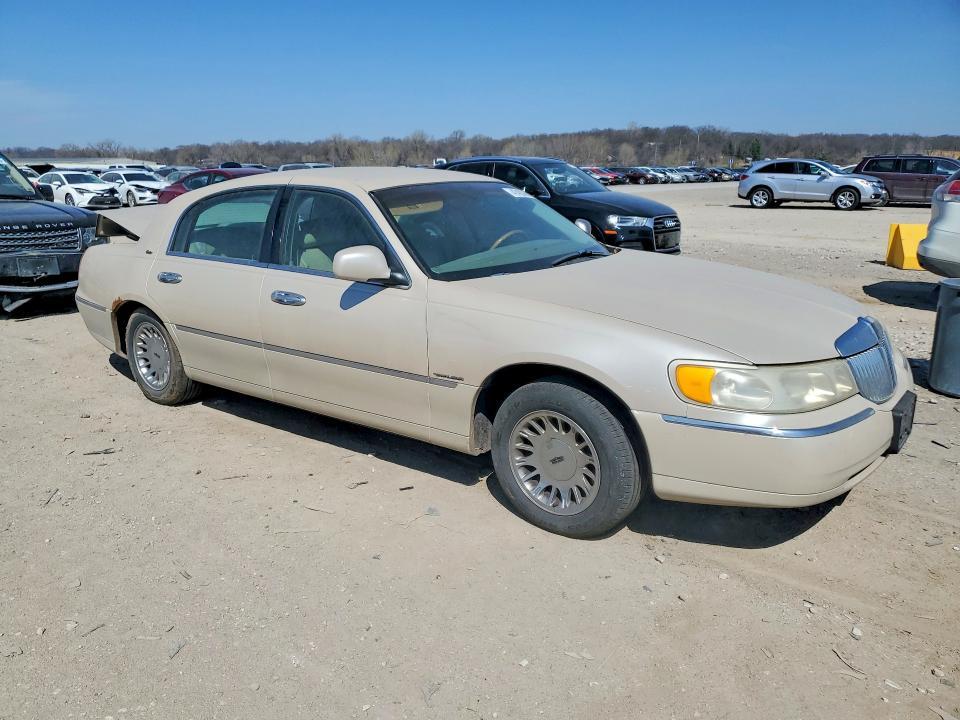 2000 Lincoln Town car Cartier