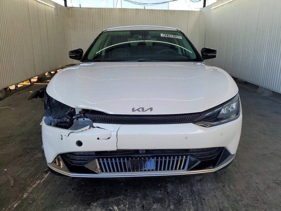 2023 KIA EV6 Wind