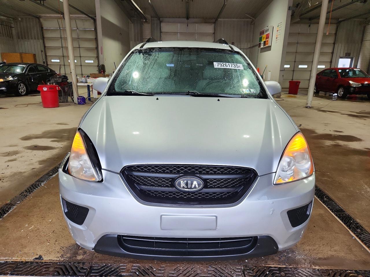 2009 KIA Rondo Base