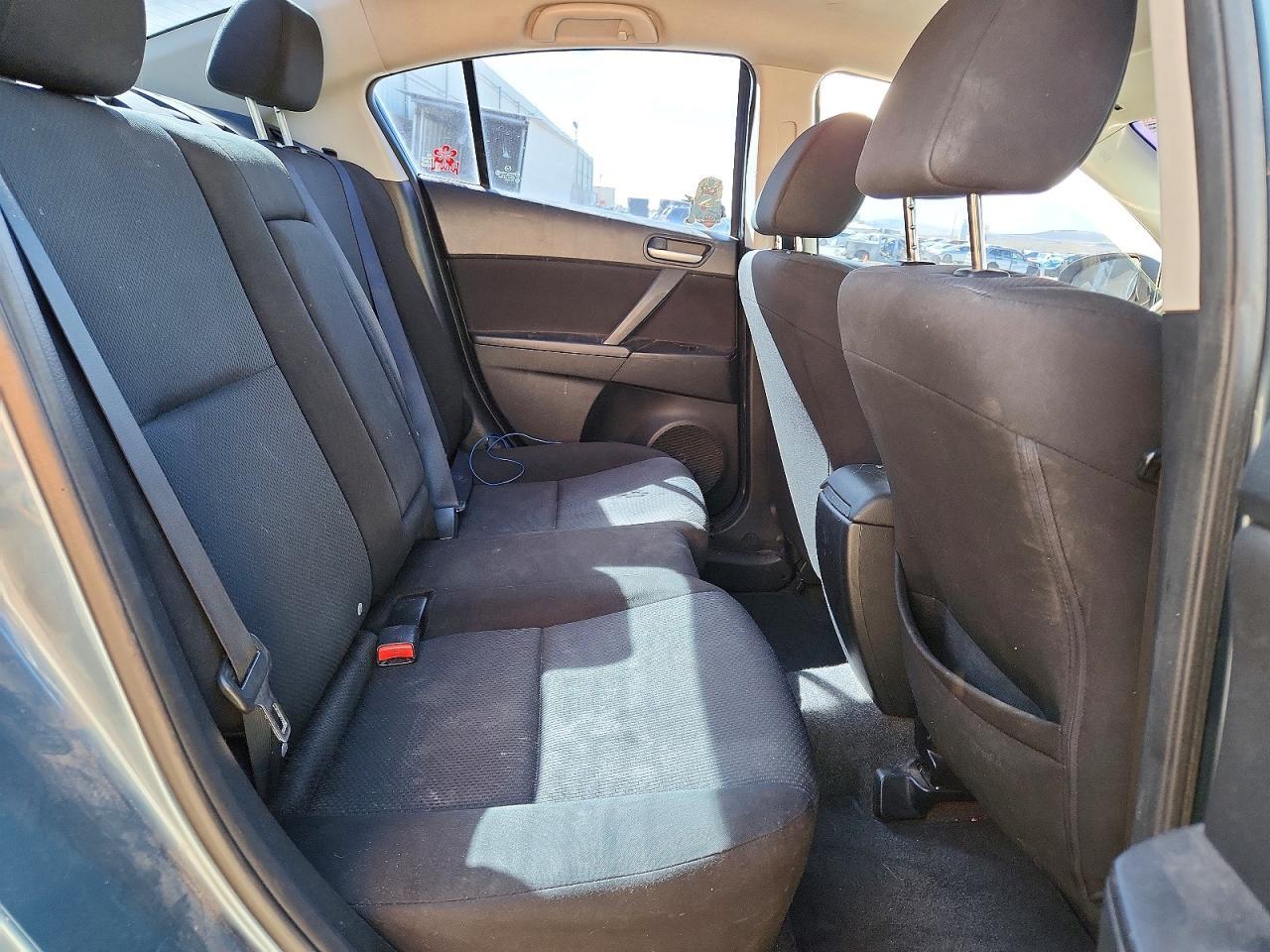 2011 Mazda 3 I