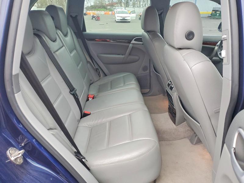 2003 Porsche Cayenne s